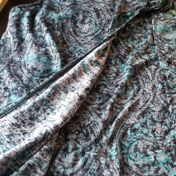 Catherines sleeveless tpp - Picture 3 of 3